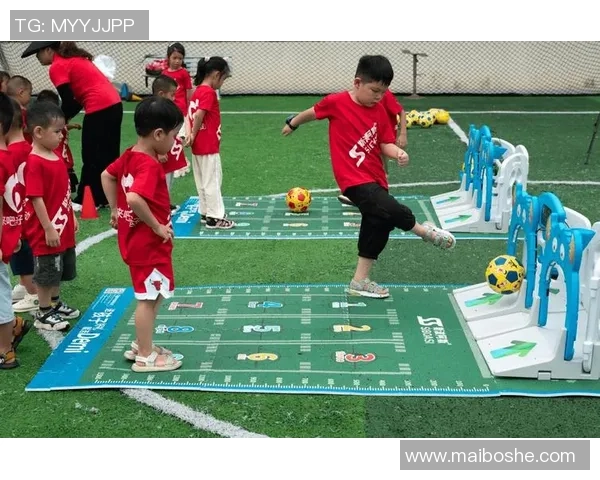 足球明星带你畅玩户外互动游戏体验尽享激情与乐趣 足球明星带你畅玩户外互动游戏体验尽享激情与乐趣